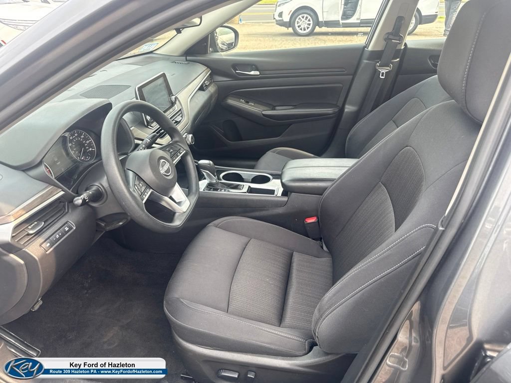 Used 2024 Nissan Altima 2.5 SV FWD image 16