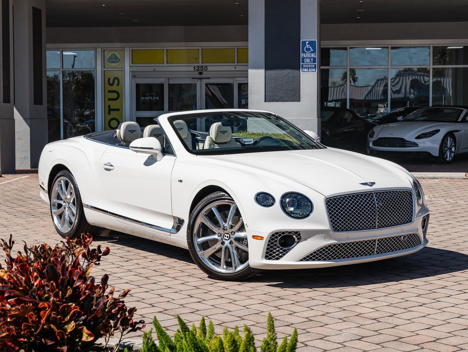 Used 2022 Bentley Continental GT image 3