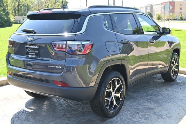 Used 2024 Jeep Compass Limited AWD/4WD image 5