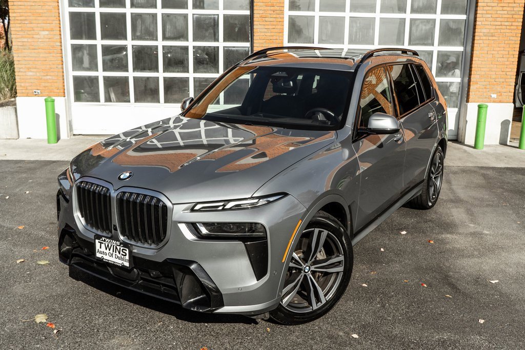 Used 2024 BMW X7 xDrive40i w/ M Sport Package image 2