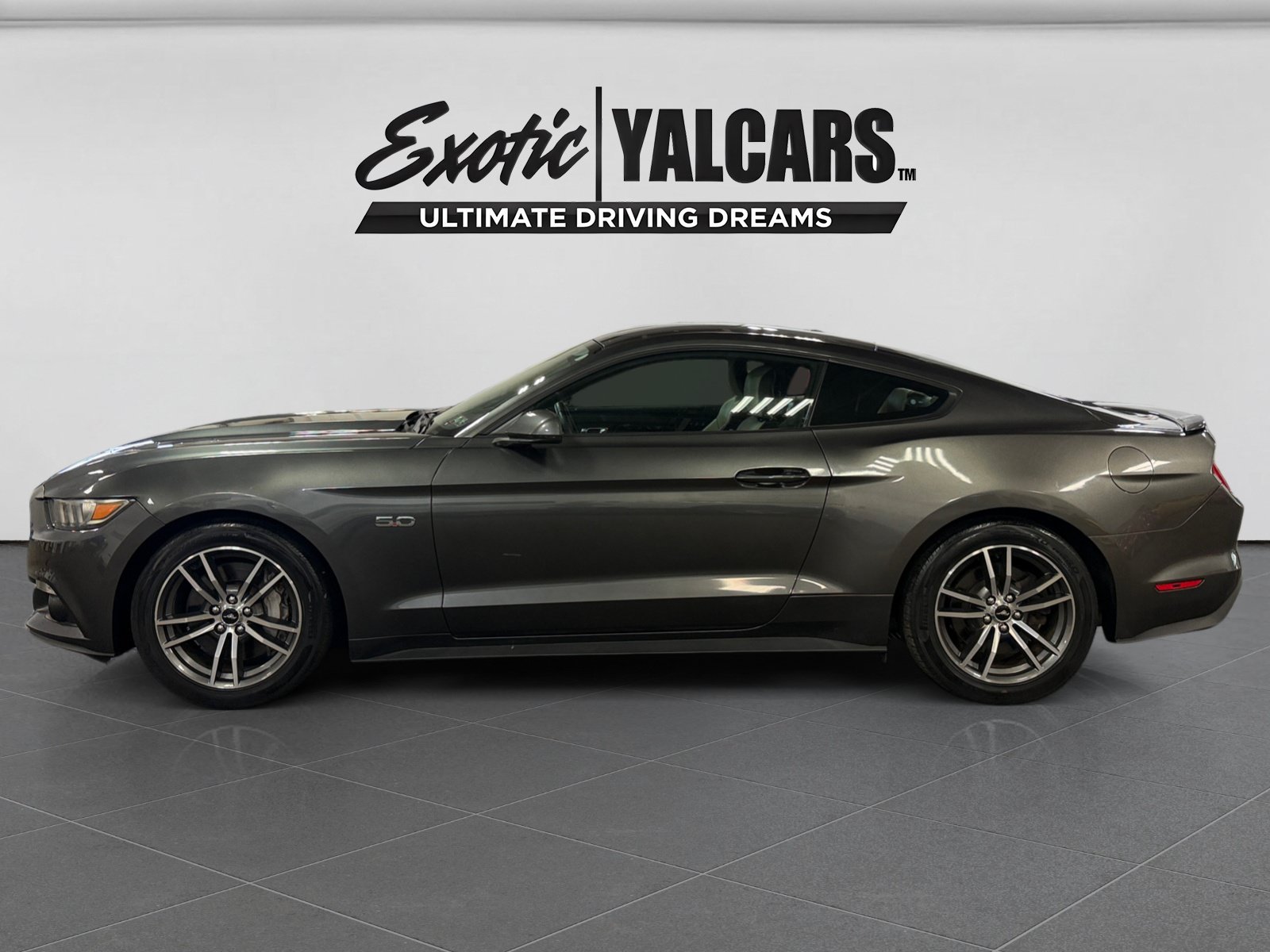 Used 2015 Ford Mustang GT Premium w/ Equipment Group 401A RWD image 2