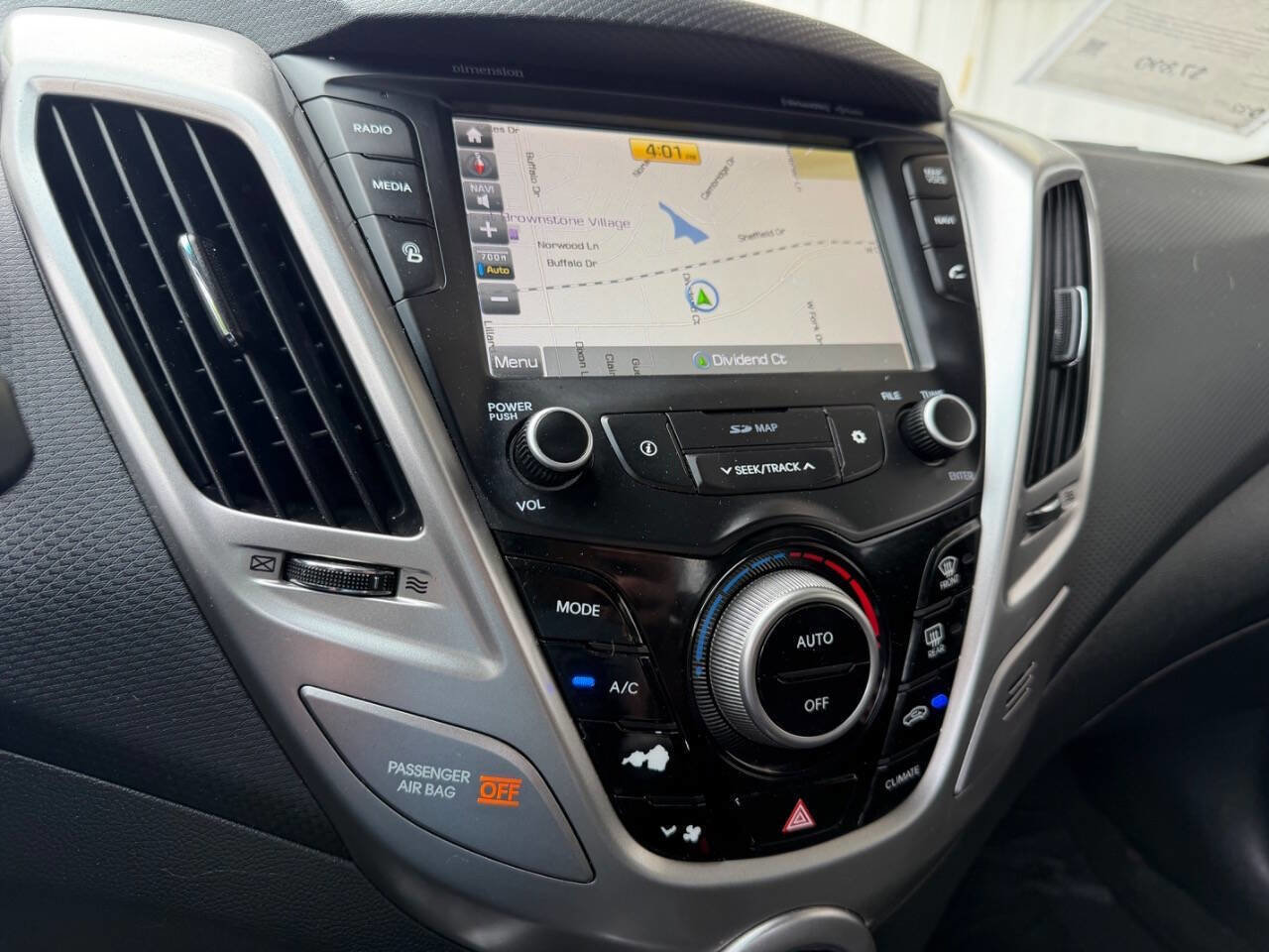 Used 2016 Hyundai Veloster w/ Option Group 03 image 21