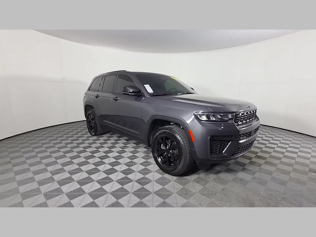 Used 2026 Jeep Grand Cherokee Altitude RWD image 52
