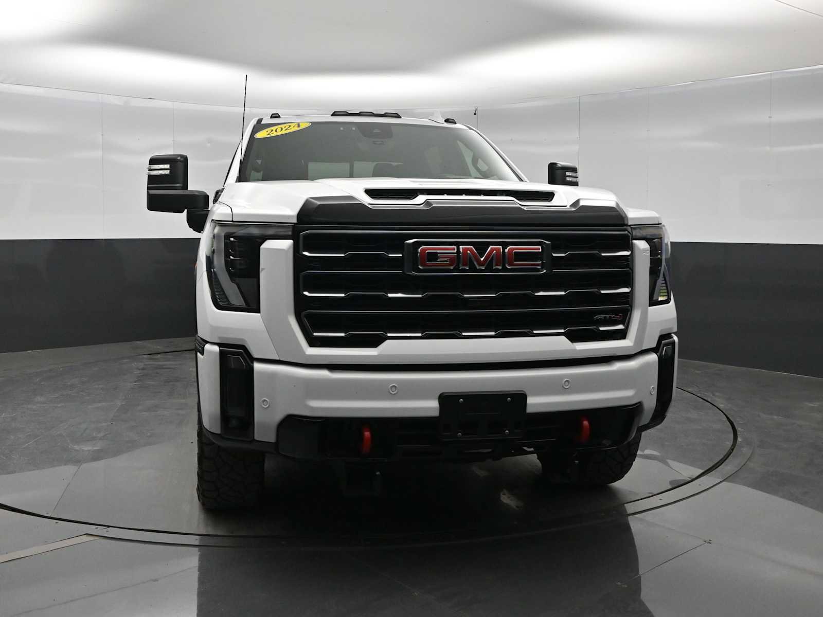 Used 2024 GMC Sierra 2500 AT4 w/ AT4 Premium Plus Package AWD/4WD image 2