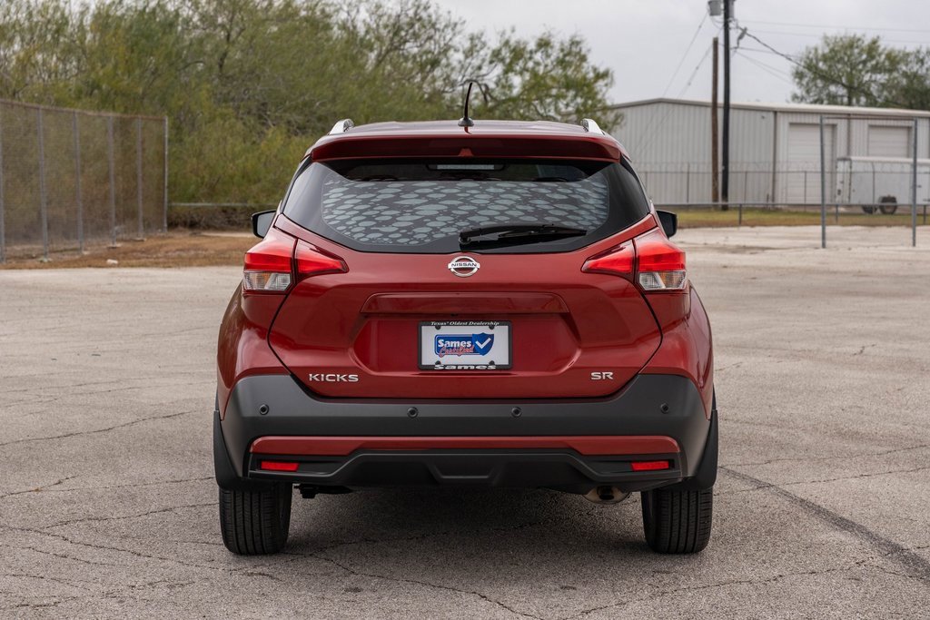 Used 2020 Nissan Kicks SR w/ SR Premium Package image 6