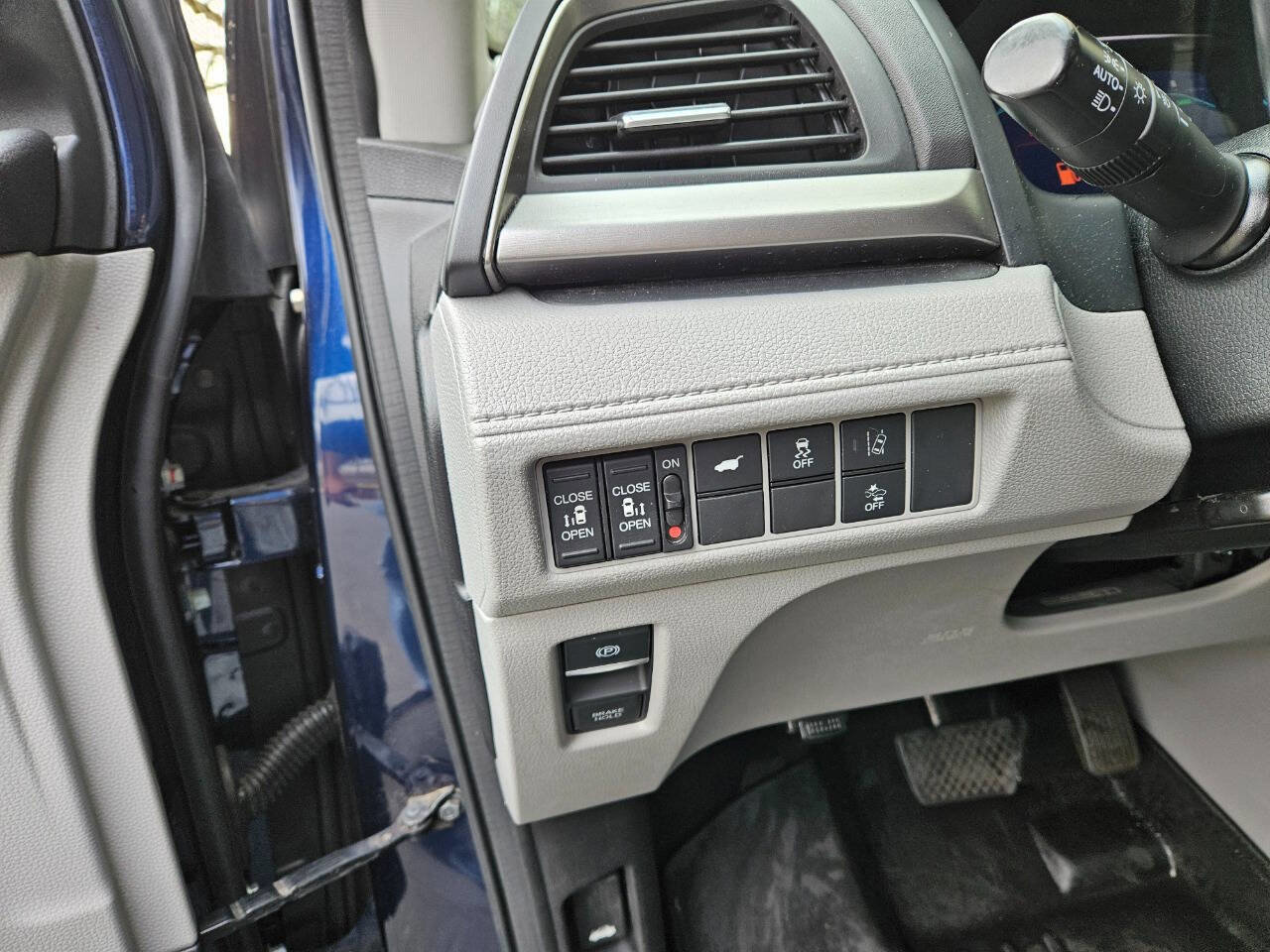 Used 2018 Honda Odyssey EX-L image 12