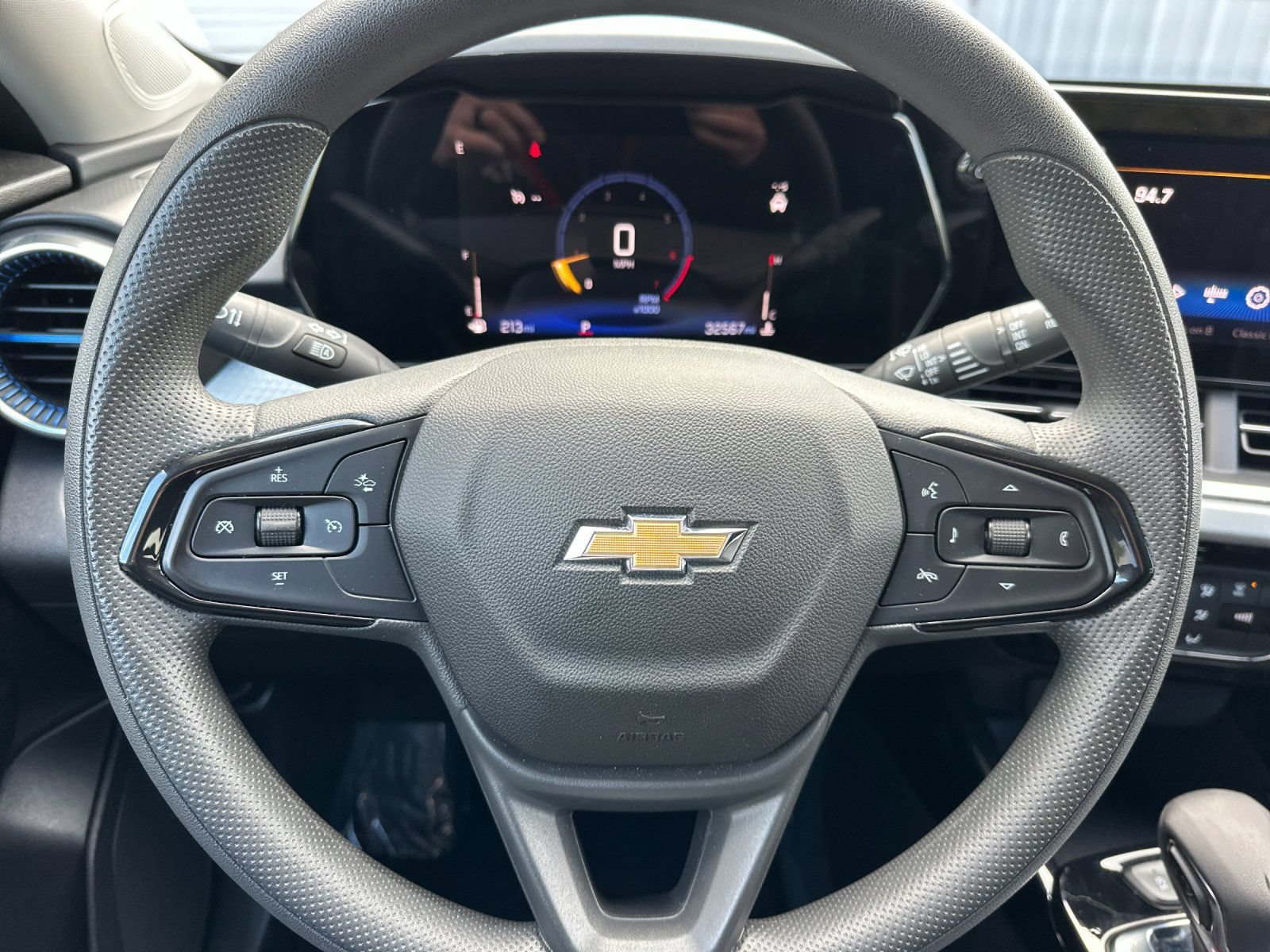 Used 2025 Chevrolet Trax LT FWD image 22