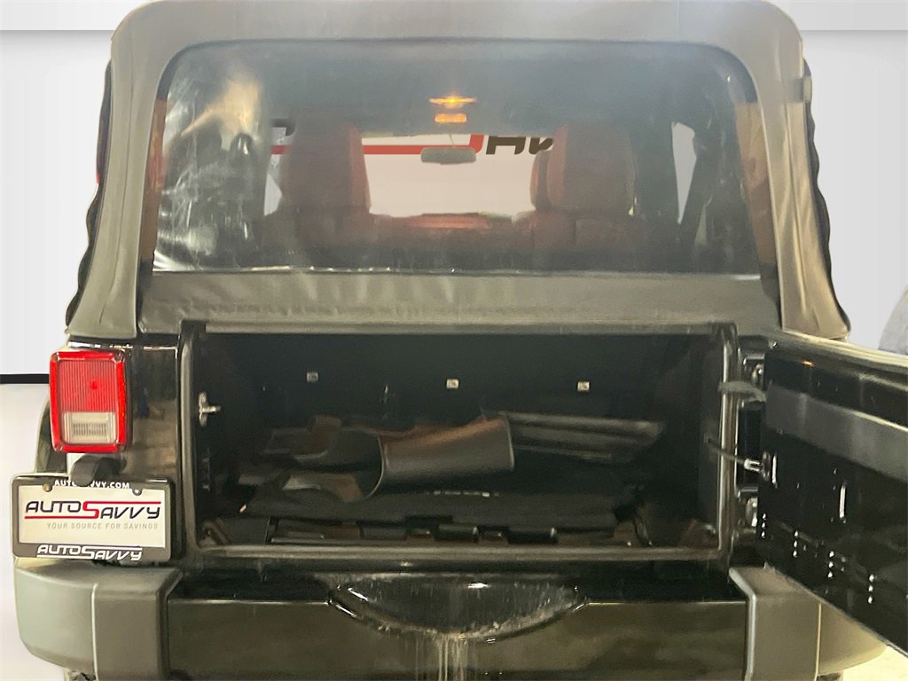 Used 2016 Jeep Wrangler Unlimited Sahara w/ Connectivity Group image 21