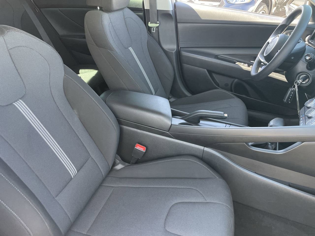 Certified 2024 Hyundai Elantra SE FWD image 10