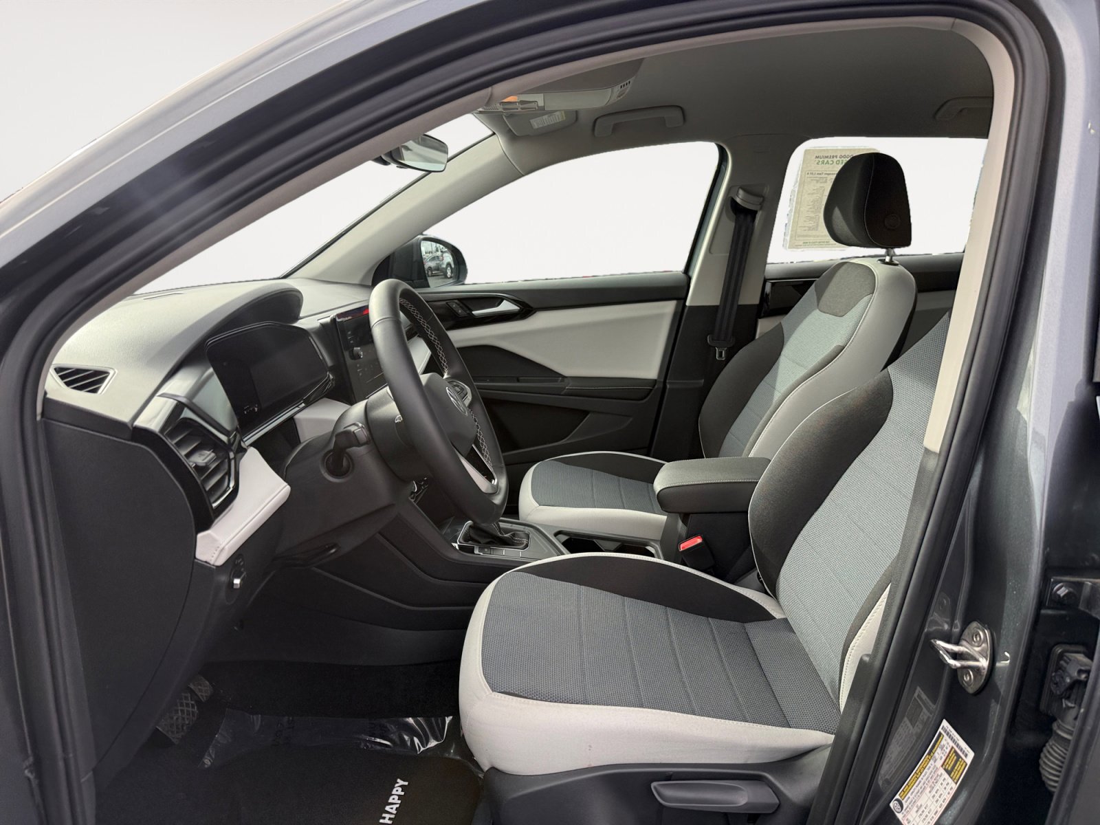 Certified 2025 Volkswagen Taos S FWD image 10