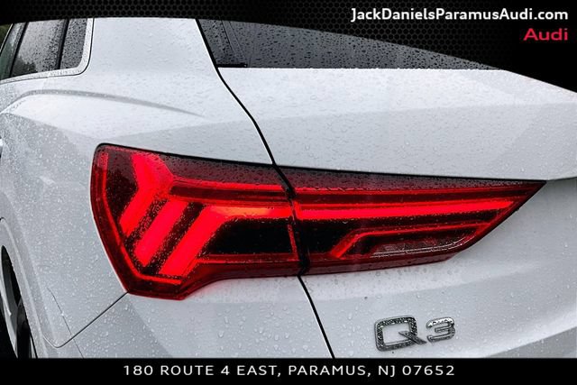 Used 2023 Audi Q3 2.0T Premium w/ Convenience Package AWD/4WD image 22