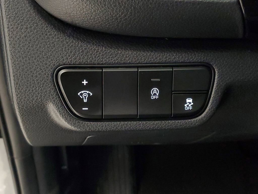 Used 2025 Kia Seltos S image 13