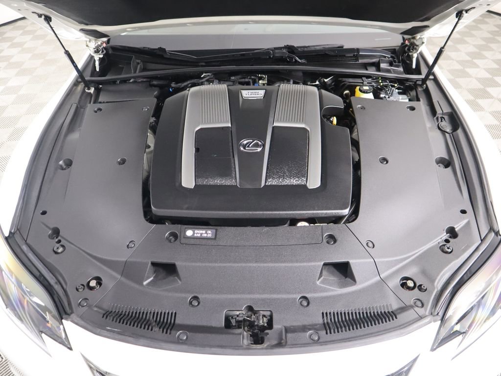 Used 2018 Lexus LS 500 w/ Accessory Package (Z2) image 30