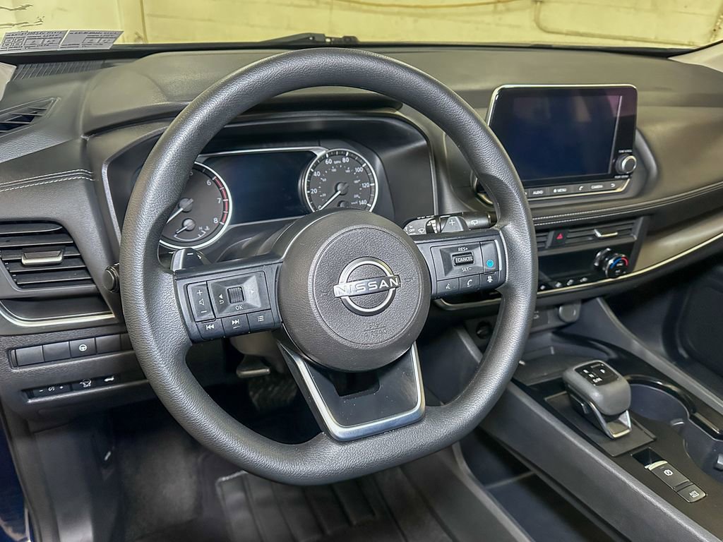 Used 2024 Nissan Rogue SV image 24