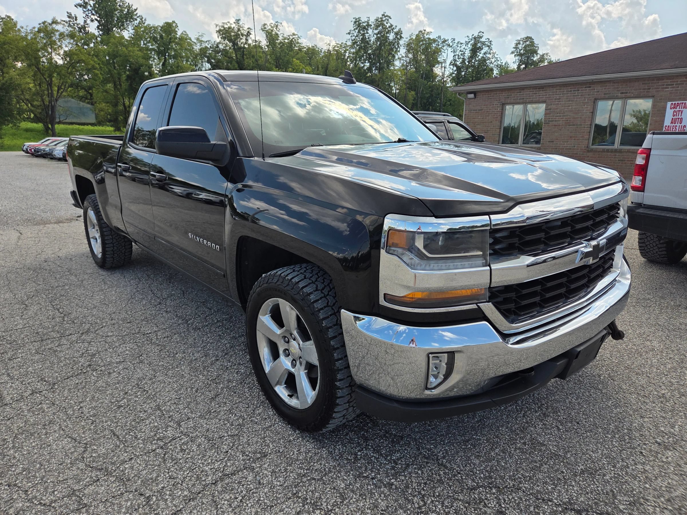 Used 2016 Chevrolet Silverado 1500 LT w/ All Star Edition AWD/4WD image 3