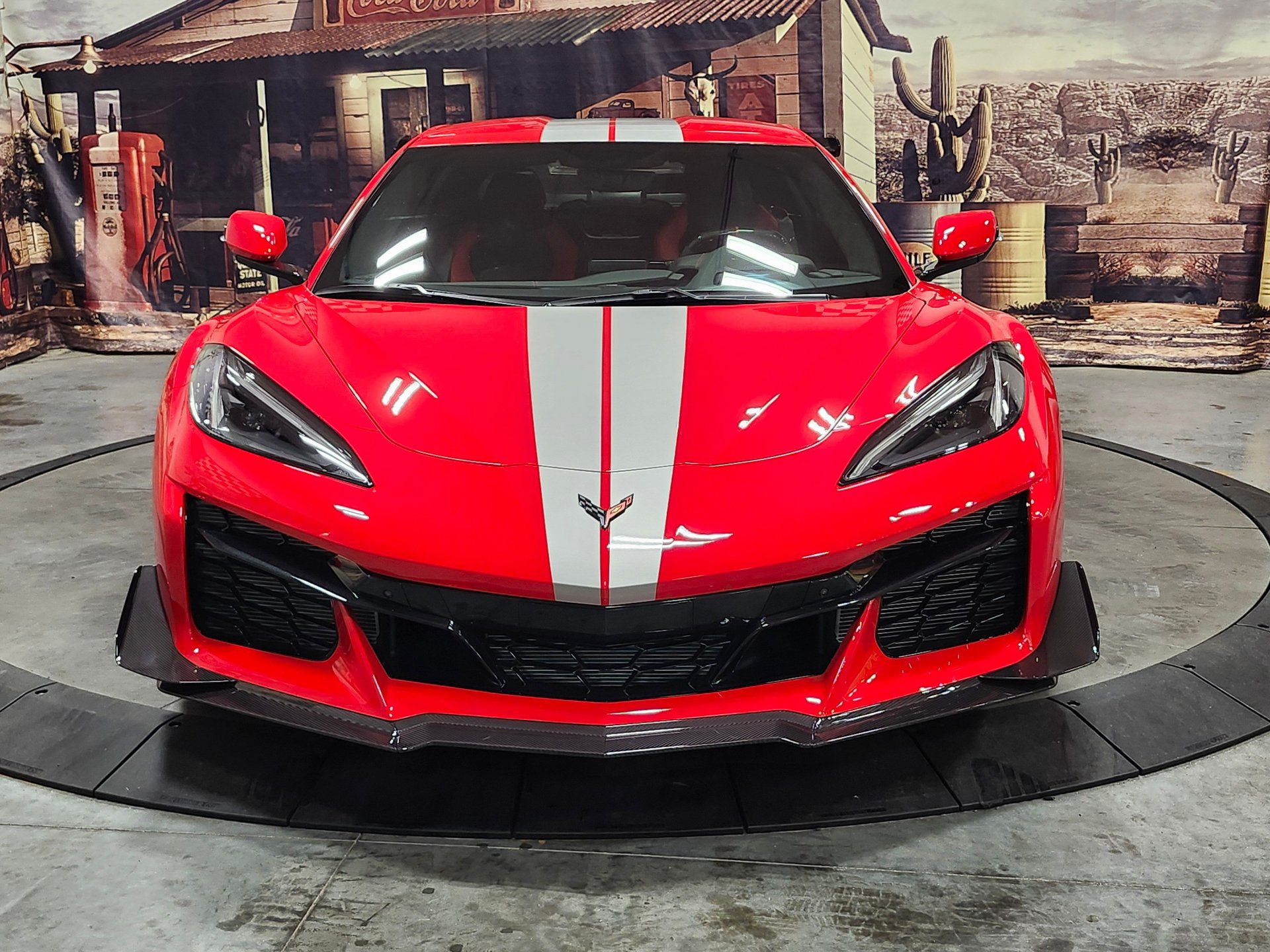 Used 2023 Chevrolet Corvette Z06 w/ Z07 Performance Package RWD image 5