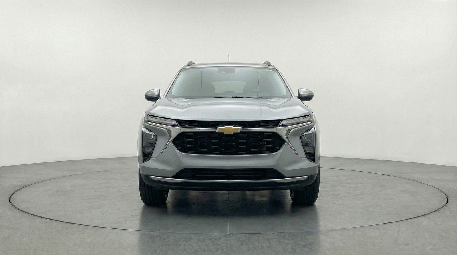 Used 2025 Chevrolet Trax LT w/ LT Convenience Package image 2