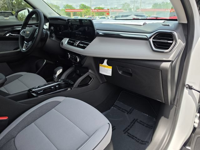 New 2026 Chevrolet TrailBlazer LT w/ LT Cold Weather Package FWD image 14