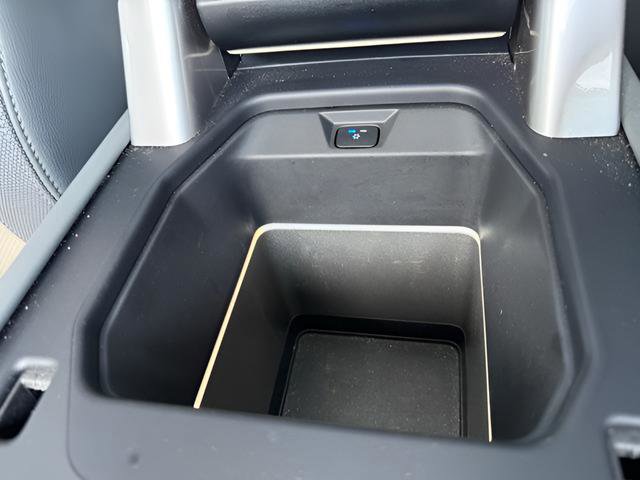 Certified 2023 Land Rover Defender 130 X-Dynamic SE image 30