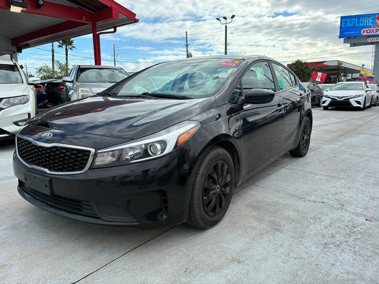 Used 2017 Kia Forte LX FWD image 2