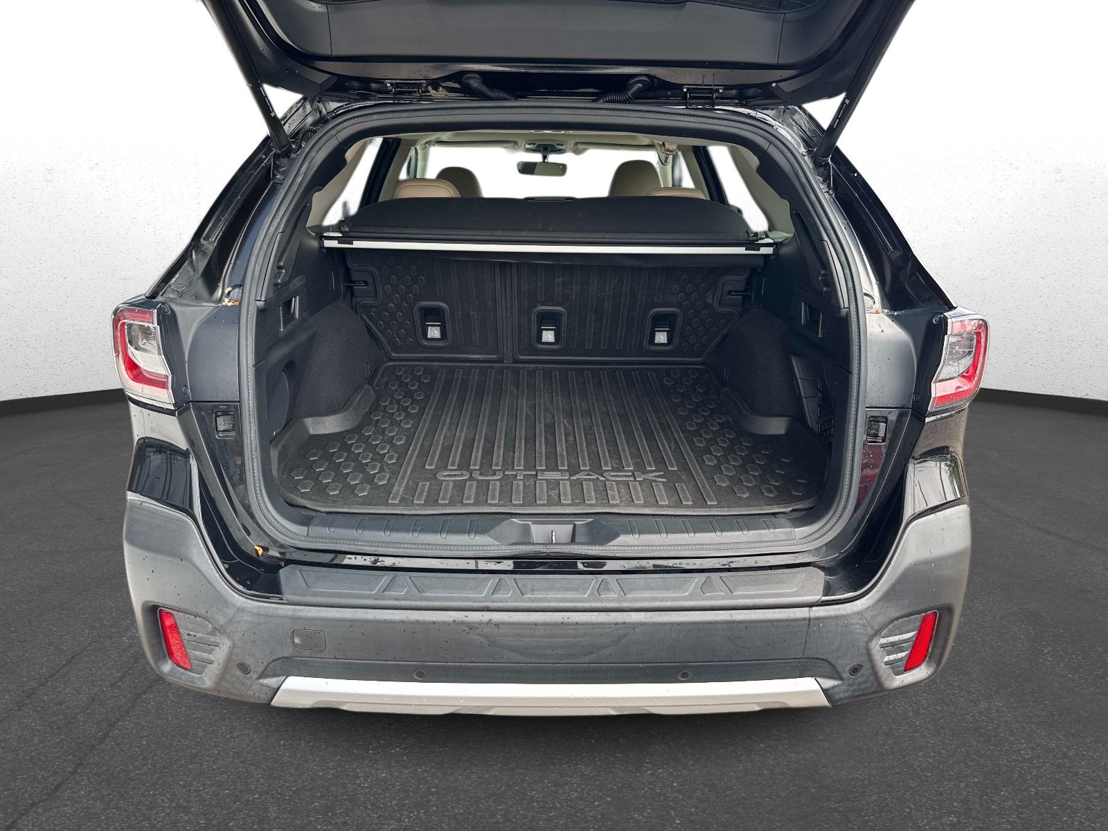 Used 2020 Subaru Outback Limited w/ Popular Package #2 AWD/4WD image 11