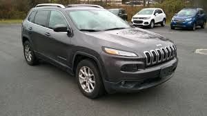 Used 2017 Jeep Cherokee Latitude w/ Cold Weather Group AWD/4WD image 20