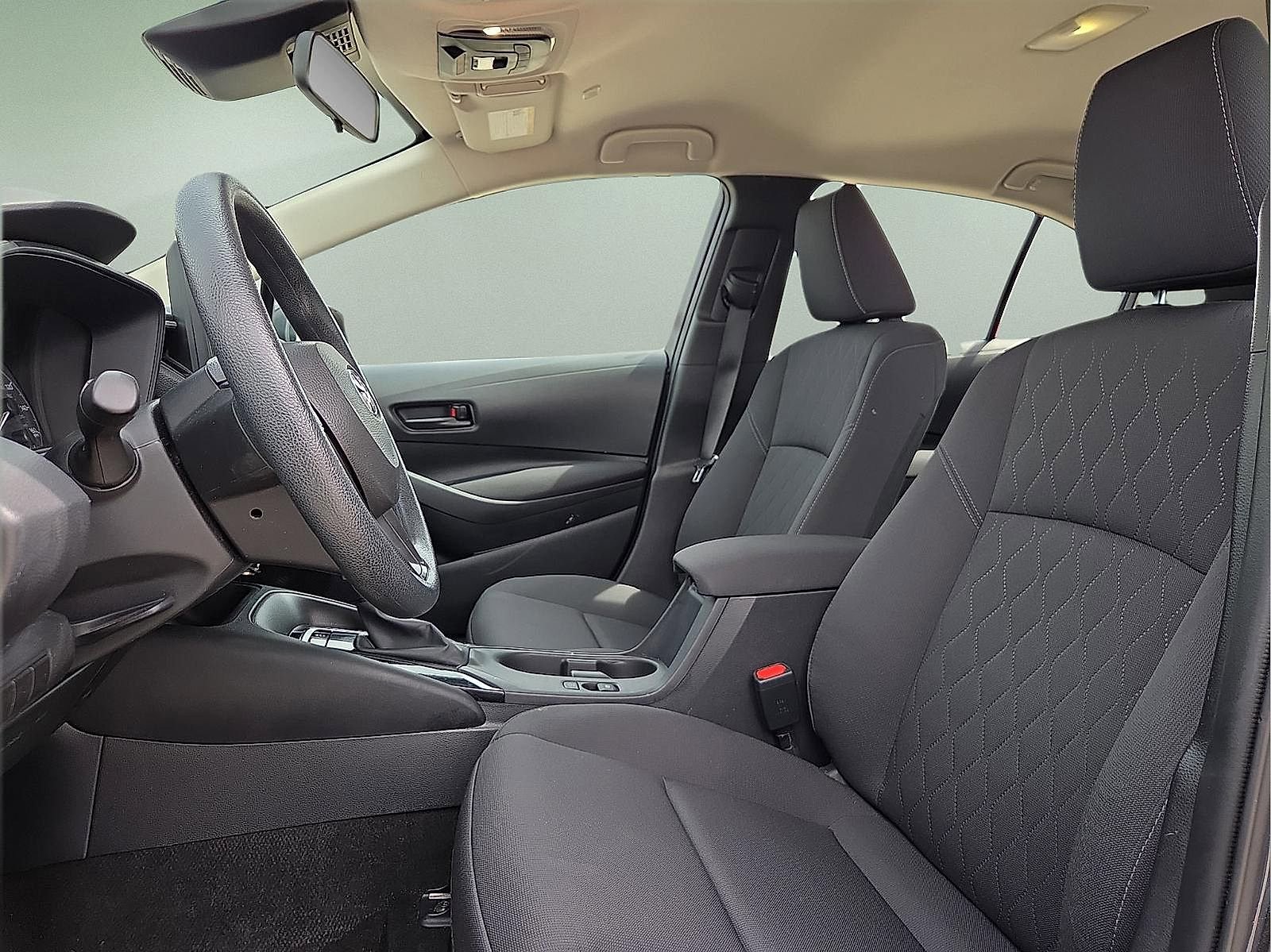 Used 2025 Toyota Corolla LE FWD image 14