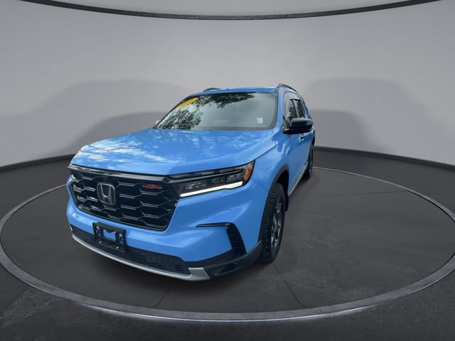 Used 2025 Honda Pilot TrailSport image 6
