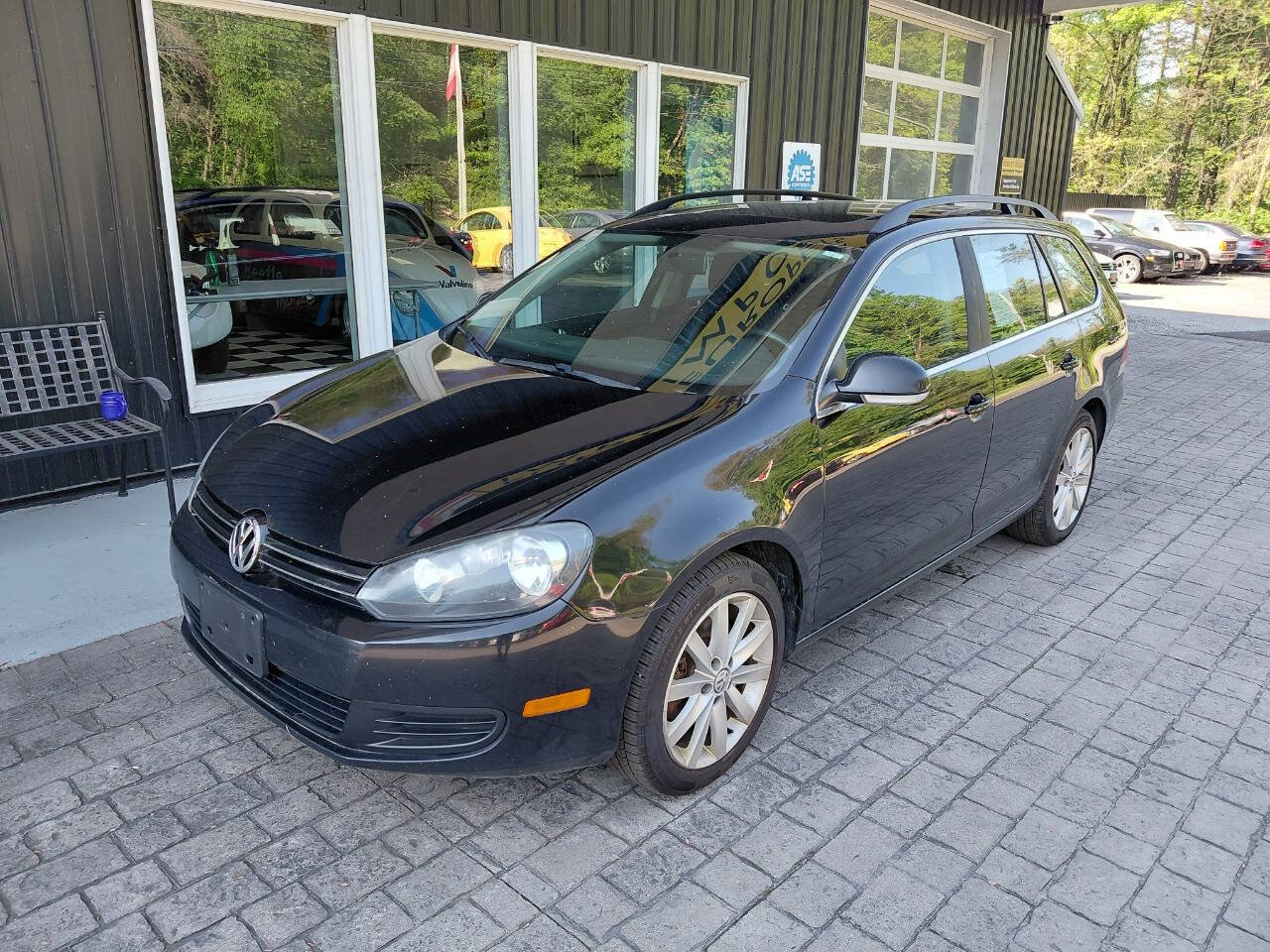 Used 2012 Volkswagen Jetta TDI FWD image 1