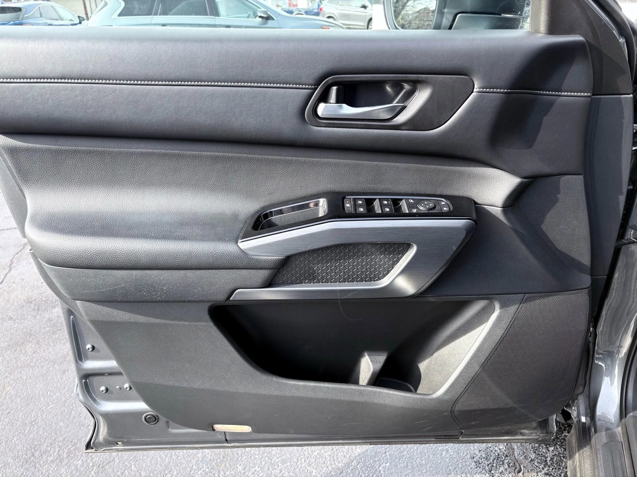 Used 2022 Nissan Pathfinder SL image 10