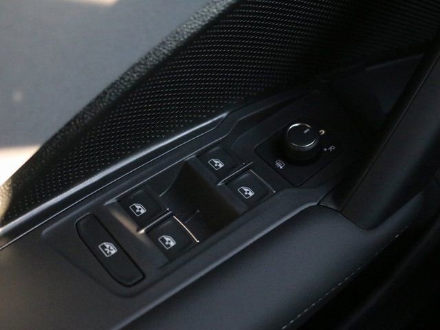 New 2026 Volkswagen Tiguan SE R-Line image 18