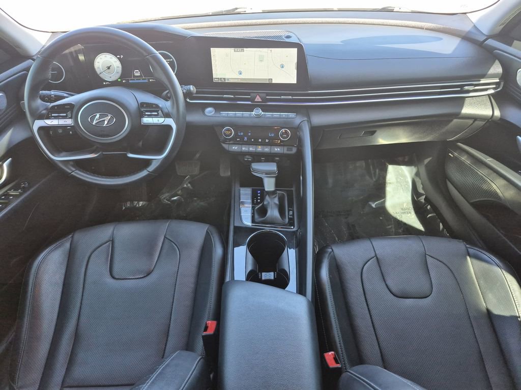 Used 2023 Hyundai Elantra Limited image 15