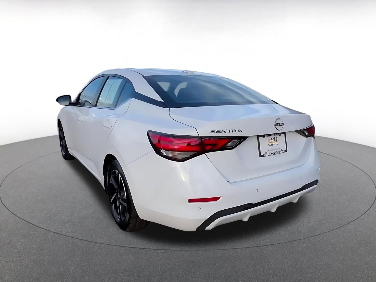 Used 2025 Nissan Sentra SV image 11