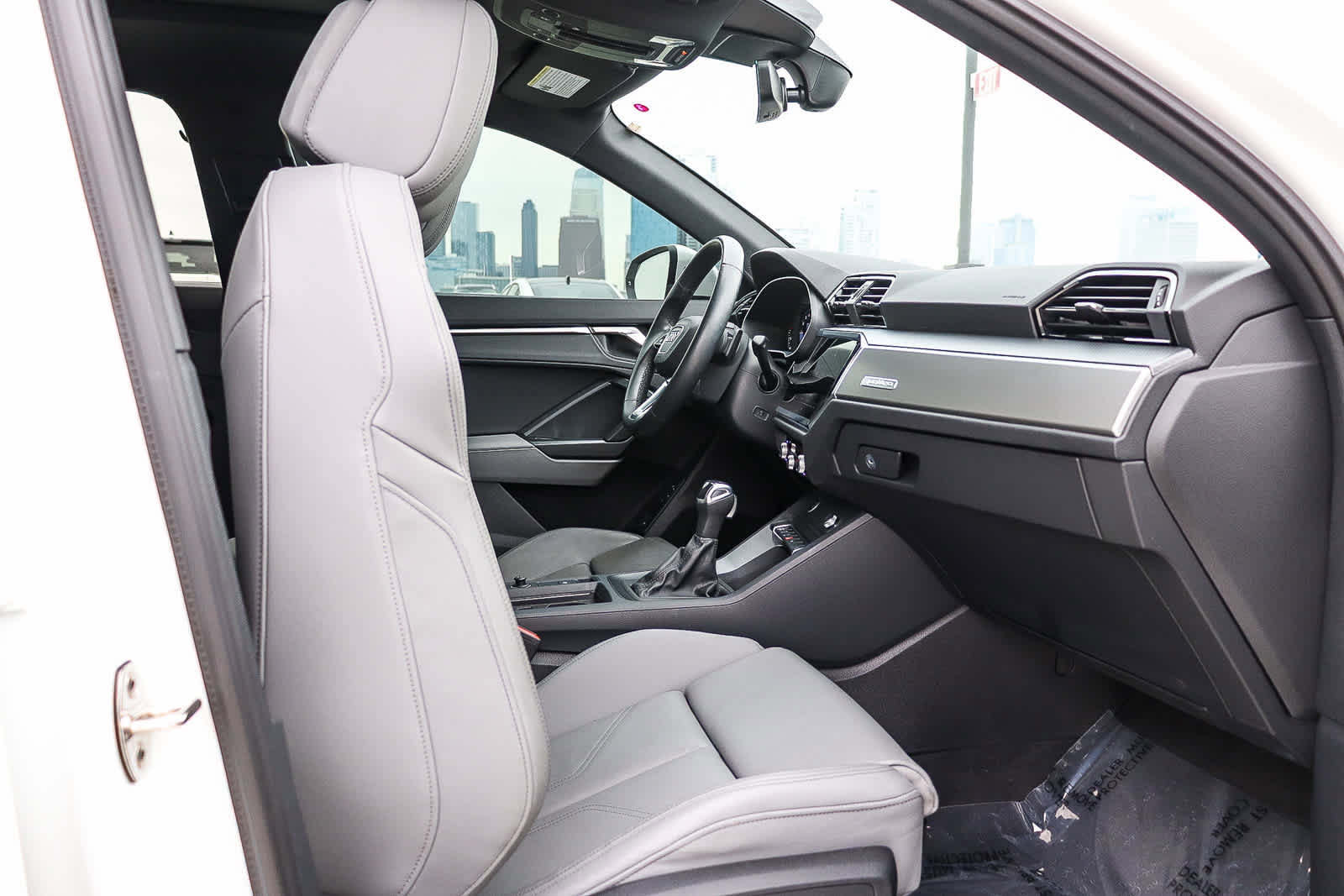 New 2023 Audi Q3 2.0T Premium w/ Black Optic Sport Package image 23