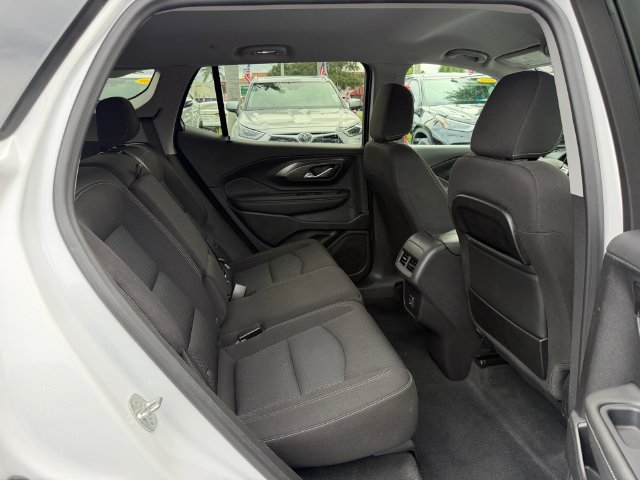 Used 2024 GMC Terrain SLE FWD image 18