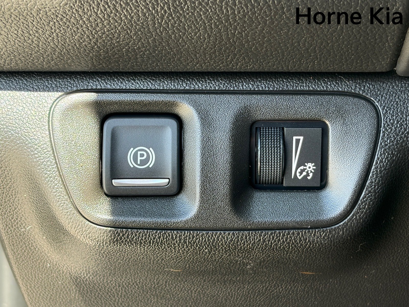 Used 2018 GMC Acadia SLE FWD image 18