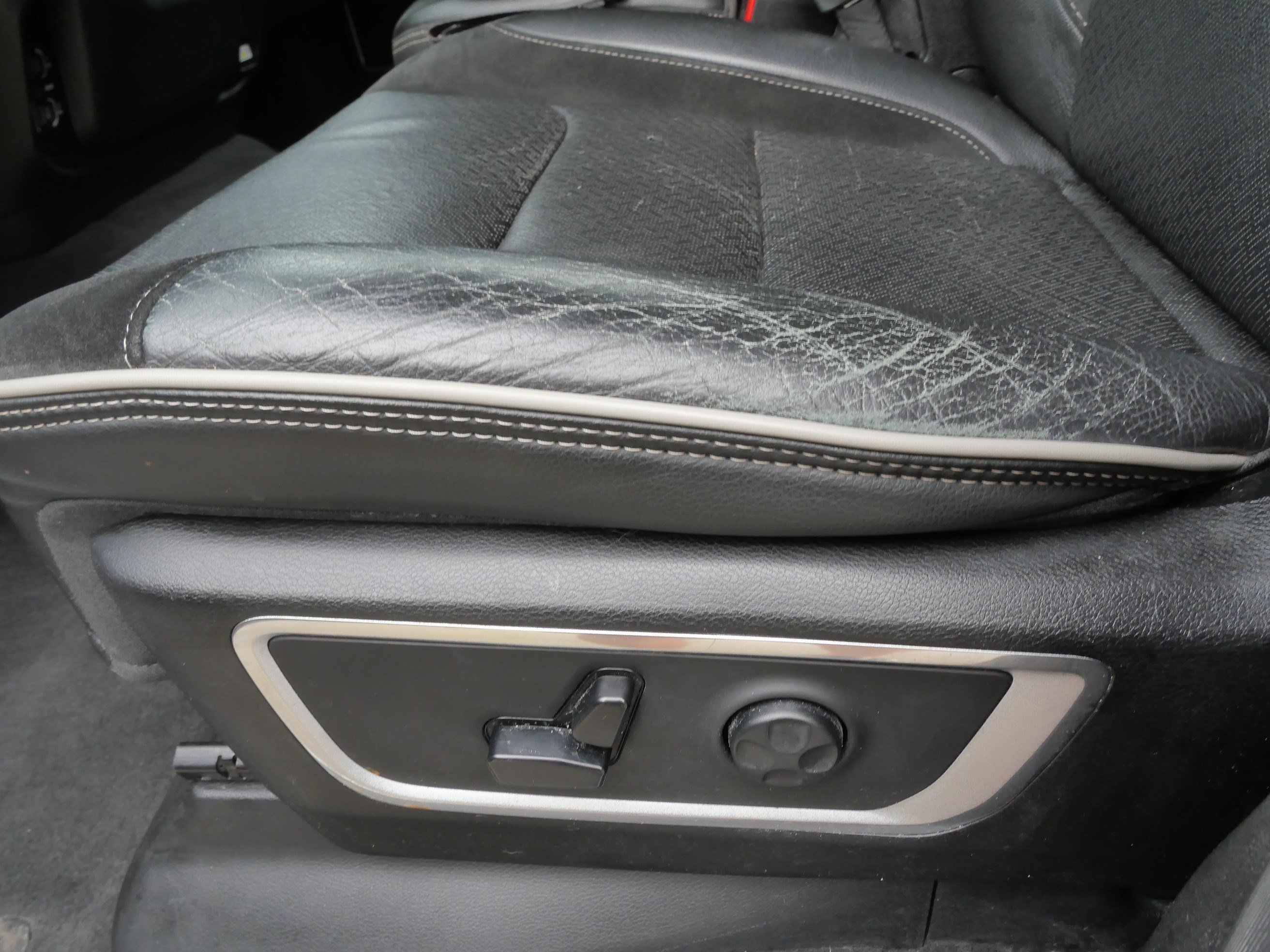 Used 2019 RAM 1500 Laramie AWD/4WD image 20
