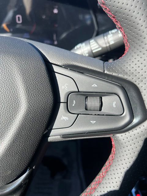 New 2026 Chevrolet Trax RS w/ Sunroof Package image 37