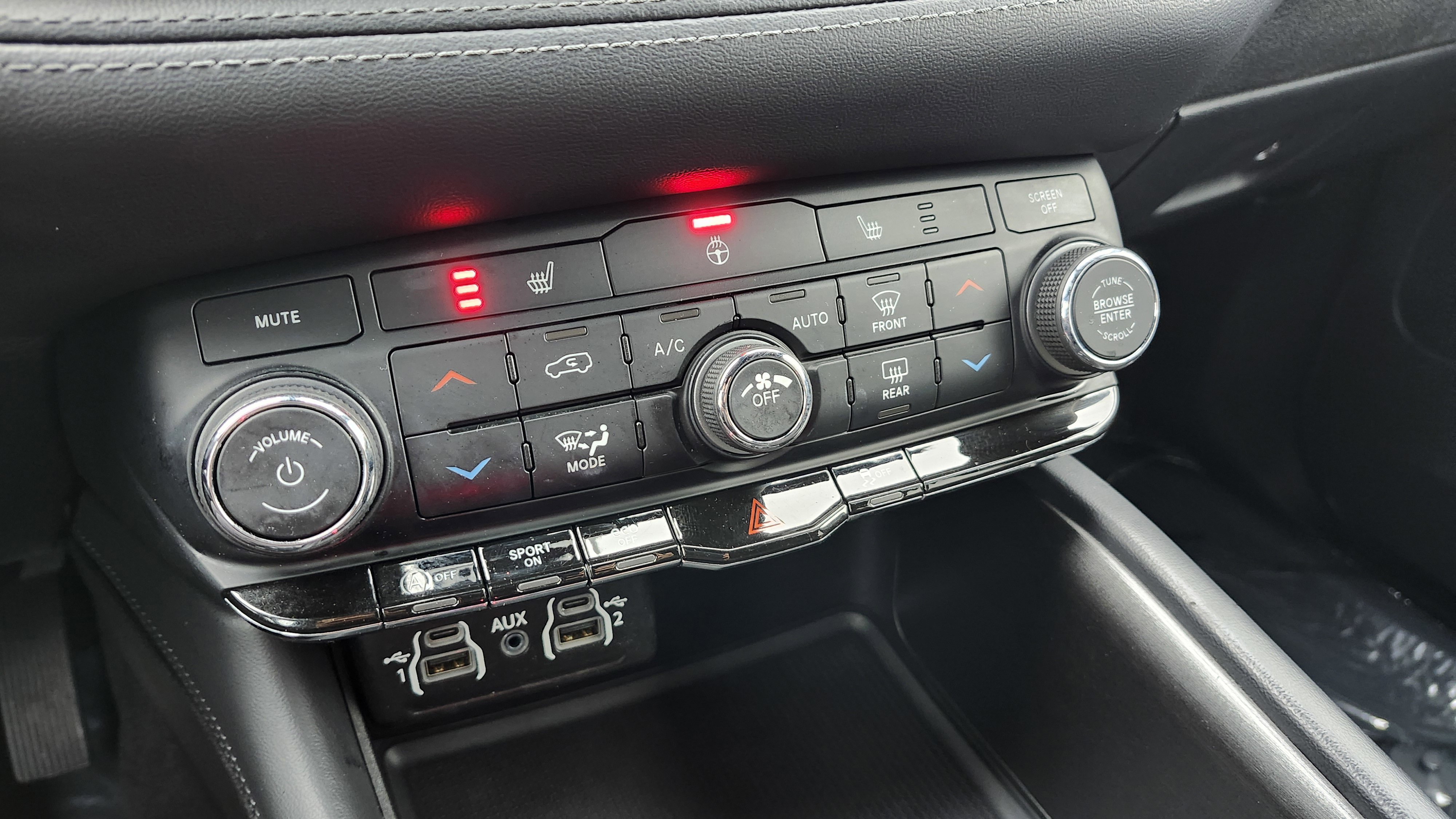 Used 2023 Dodge Durango SXT image 30