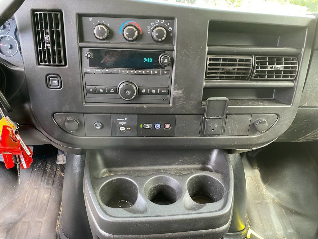 Used 2022 GMC Savana 3500 w/ Power Convenience Package RWD image 20