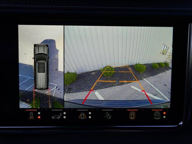 Used 2023 GMC Yukon XL Denali Ultimate image 21