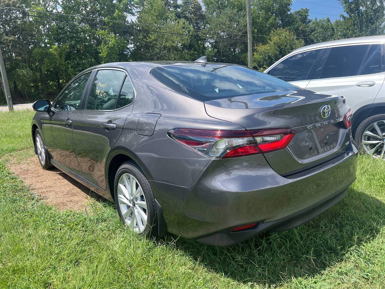 Used 2024 Toyota Camry LE w/ Convenience Package FWD image 4