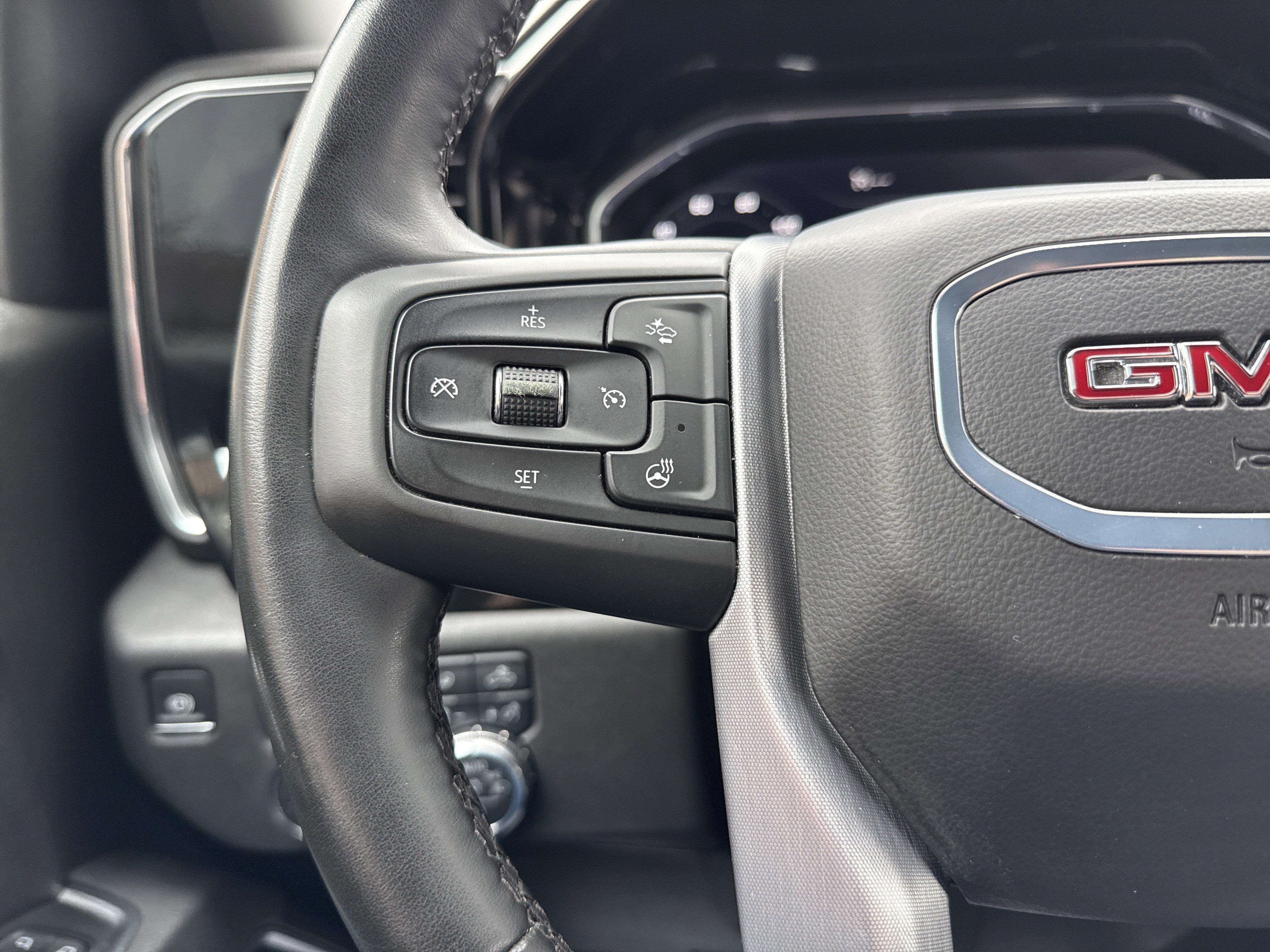 Used 2025 GMC Sierra 1500 SLT image 18