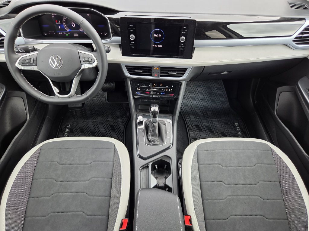 New 2027 Volkswagen Taos SE FWD image 23