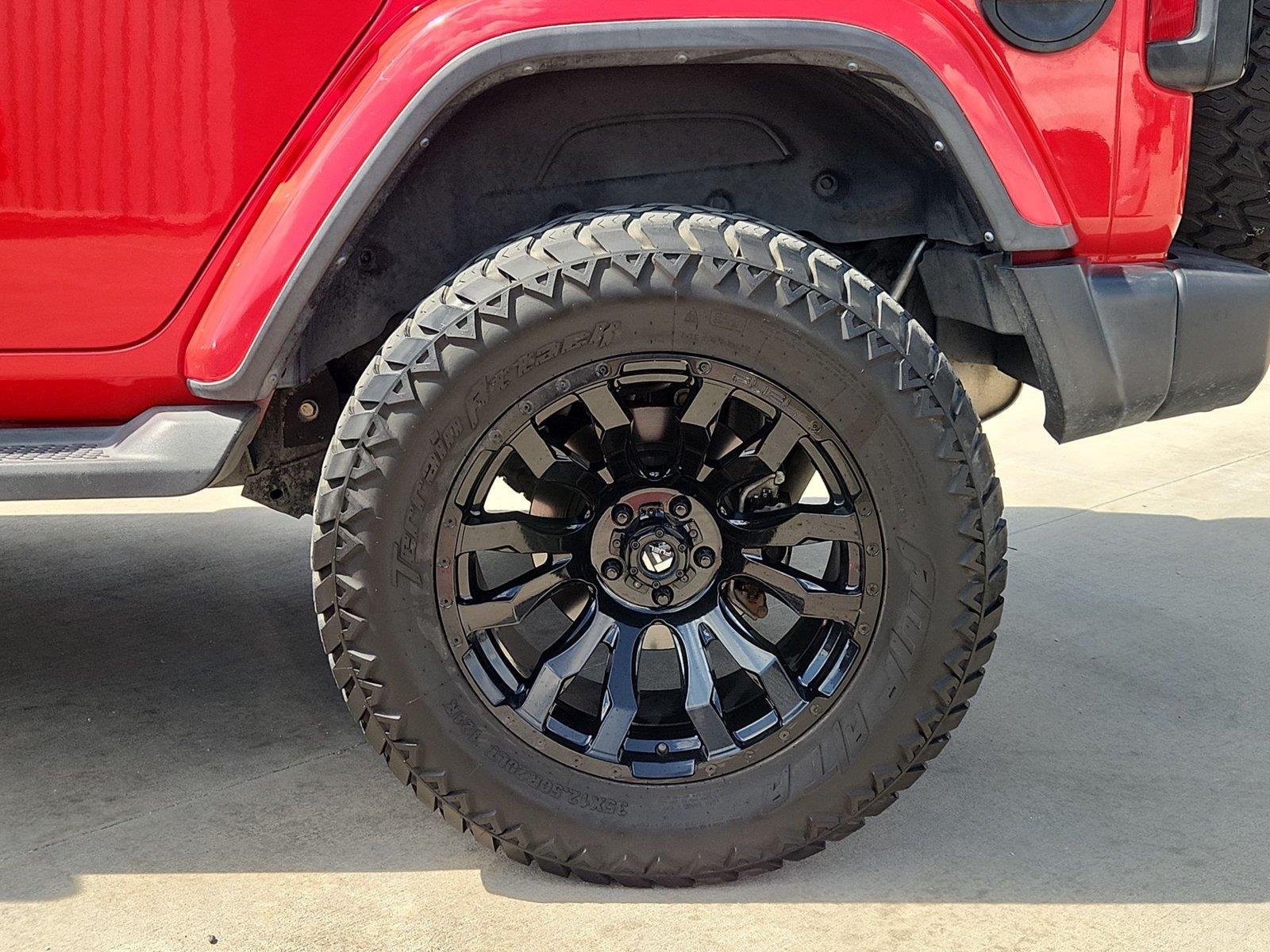 Used 2019 Jeep Wrangler Unlimited Sahara AWD/4WD image 32