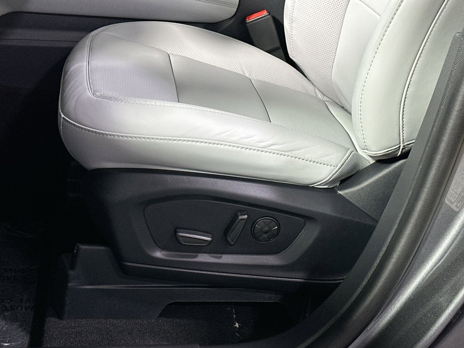 New 2026 Ford Explorer Platinum w/ LUX Leather Package image 14