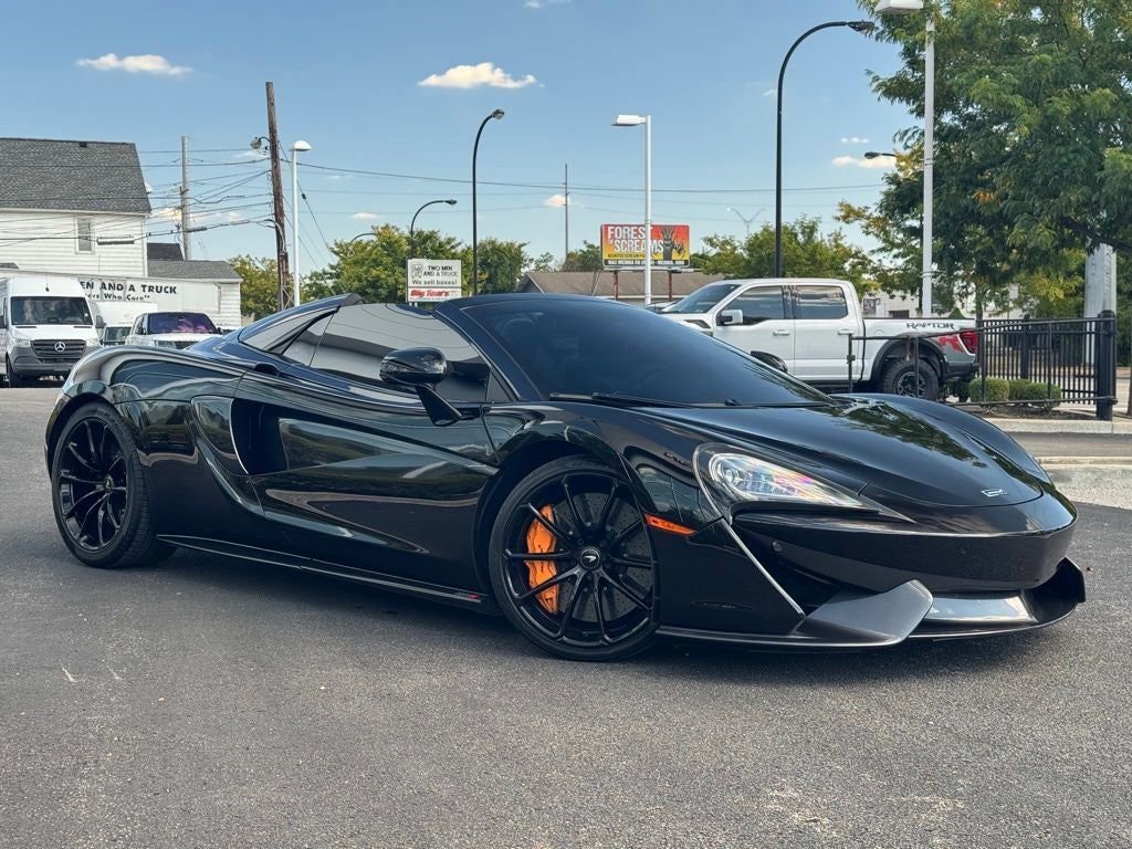 Used 2019 McLaren 570S Spider image 10
