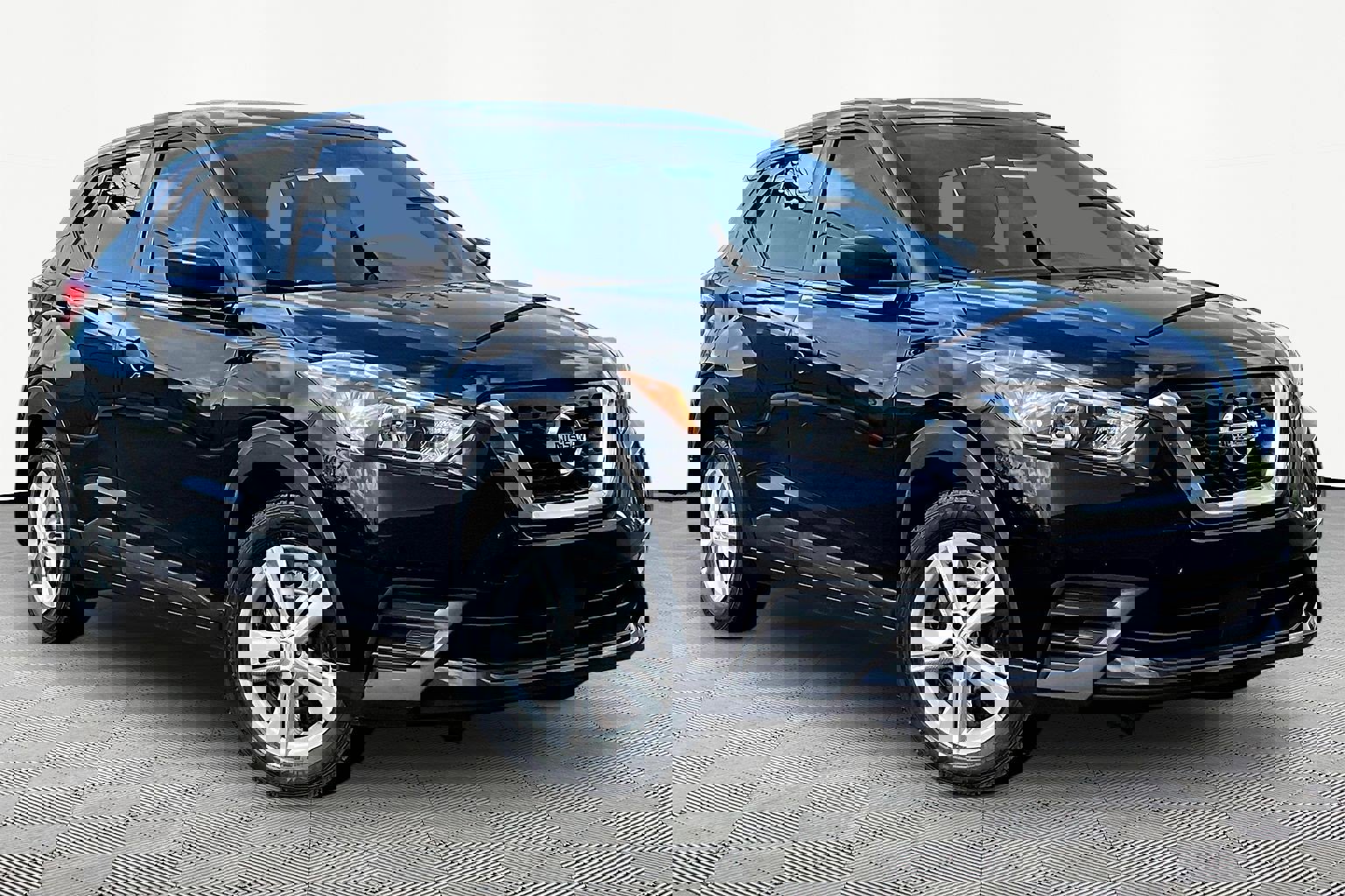 Used 2020 Nissan Kicks S FWD image 3