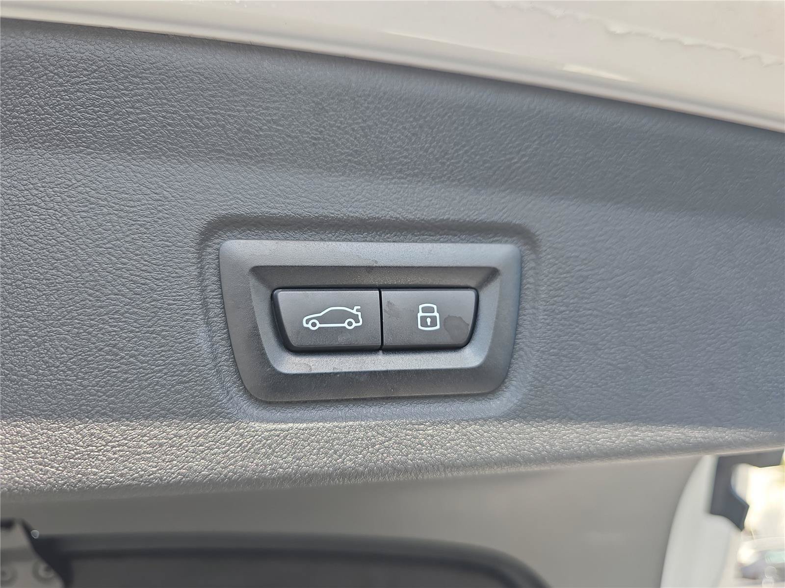 Certified 2024 BMW i4 eDrive40 w/ Premium Package RWD image 10