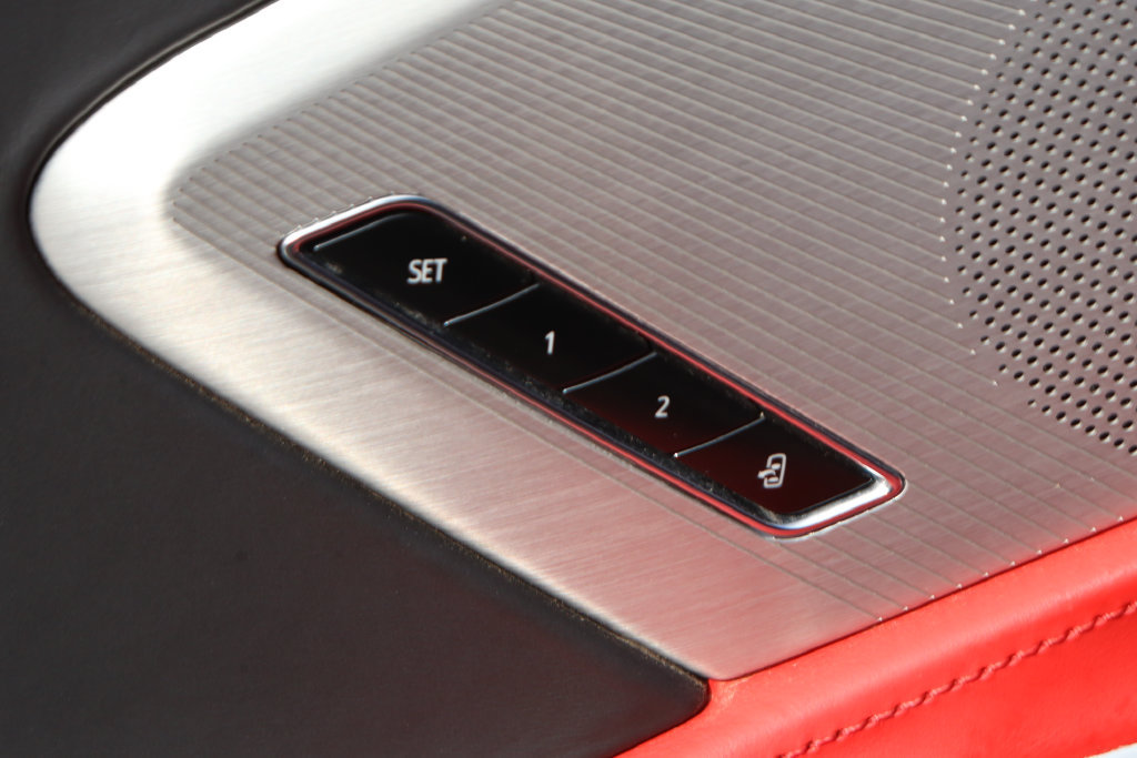 Used 2022 Chevrolet Corvette Stingray Premium Cpe w/ Z51 Performance Package RWD image 17